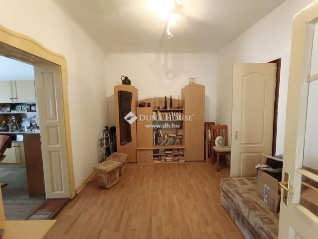 Eladó családi ház, Cegléden 39 M Ft, 4 szobás
