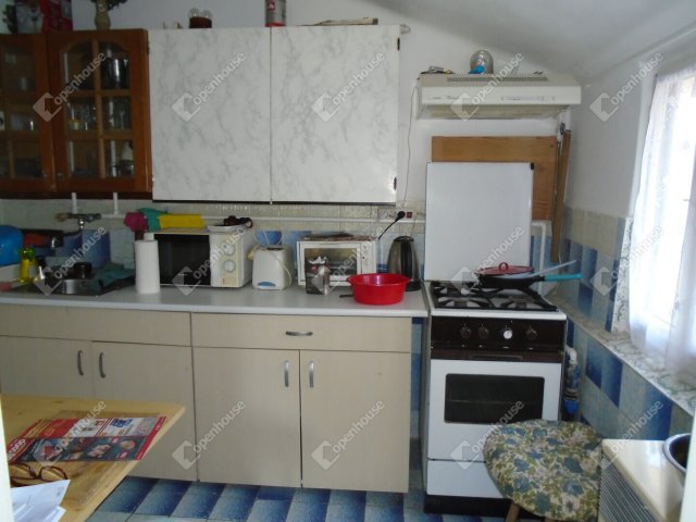 Eladó családi ház, Cserkeszőlőn 13.5 M Ft, 1 szobás