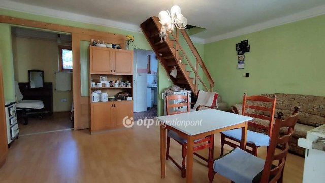 Eladó családi ház, Velencén 47.9 M Ft, 2+2 szobás