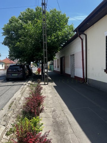 Eladó családi ház, Mórahalmon 29.9 M Ft, 2 szobás