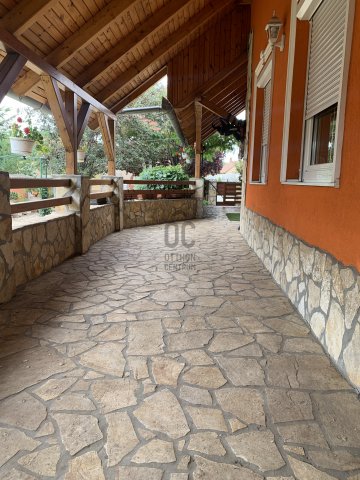 Eladó családi ház, Pilisen 250 M Ft, 6 szobás