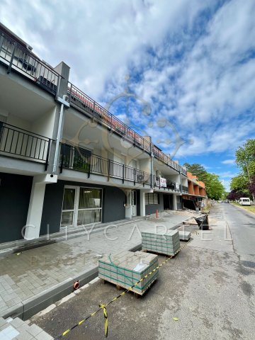 Eladó üzlethelyiség, Balatonlelleén 42.5 M Ft, 1 szobás