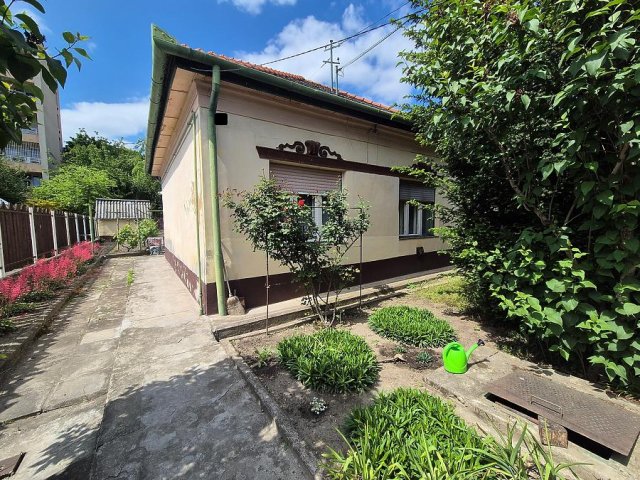 Eladó családi ház, Budapesten, X. kerületben 65 M Ft, 3 szobás