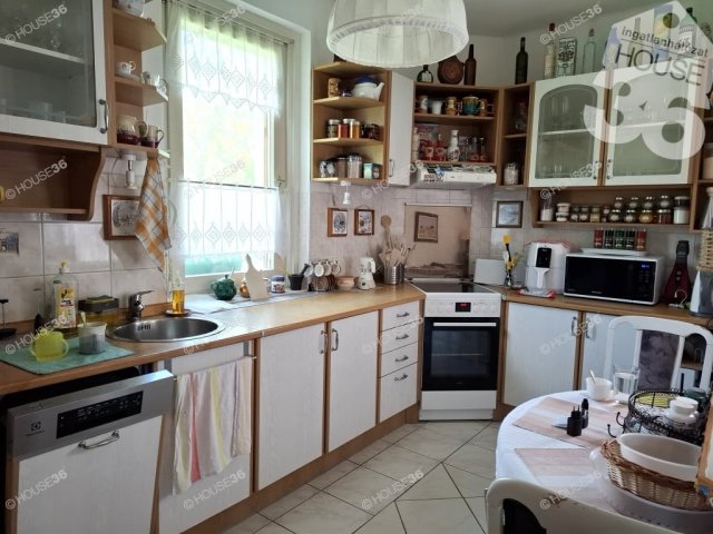 Eladó családi ház, Tárnokon 125 M Ft, 5 szobás