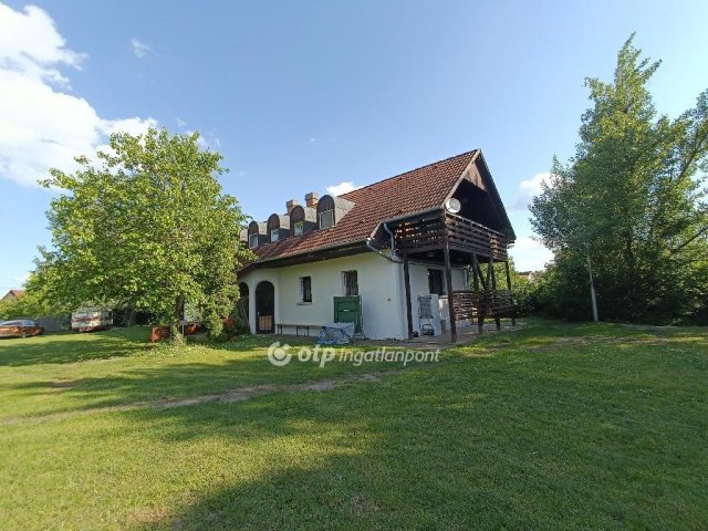Kiadó téglalakás, albérlet, Velencén 550 E Ft / hó, 2+2 szobás