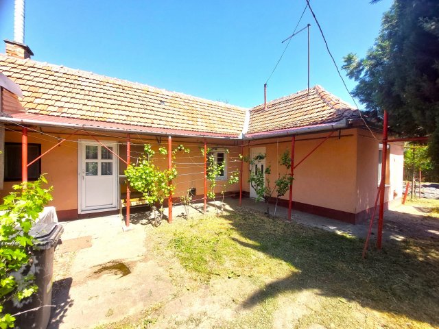 Eladó családi ház, Szolnokon 14.9 M Ft, 2+1 szobás