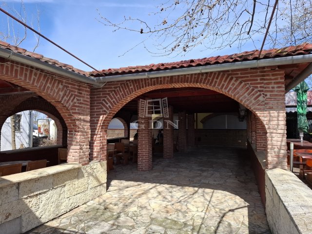 Eladó üzlethelyiség, Szántódon 150 M Ft / költözzbe.hu
