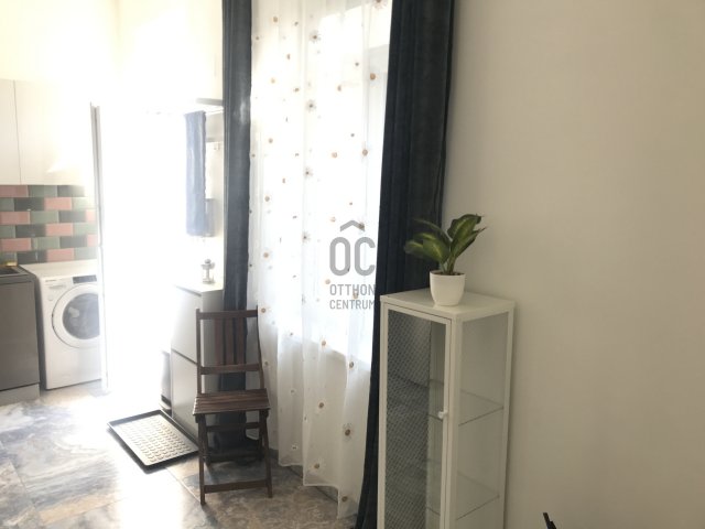 Eladó téglalakás, Budapesten, VI. kerületben 45 M Ft, 1 szobás