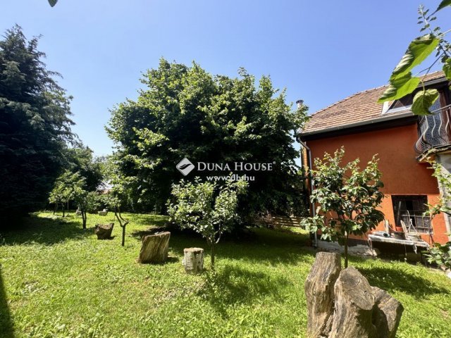 Eladó családi ház, Ecseren 250 M Ft, 8 szobás