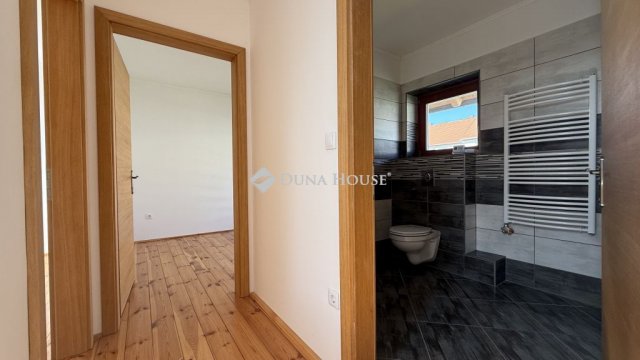 Eladó téglalakás, Répcelakon 42 M Ft, 1+2 szobás