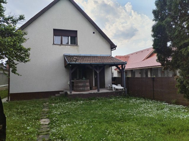 Eladó családi ház, Balatonszentgyörgyön 60.9 M Ft, 6 szobás