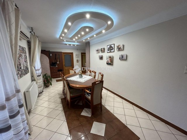 Eladó családi ház, Vecsésen 159 M Ft, 6 szobás