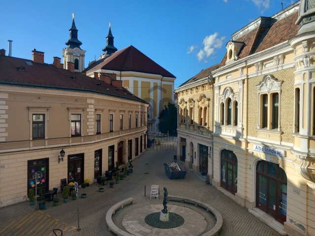 Eladó téglalakás, Székesfehérvárott 59.9 M Ft, 2 szobás
