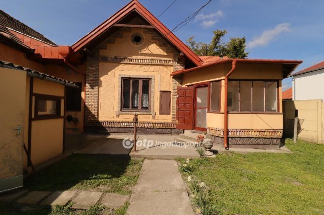 Eladó családi ház, Ráckevén 49.9 M Ft, 3 szobás