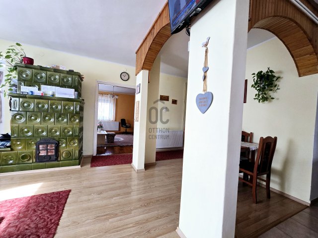 Eladó családi ház, Kőröshegyen 85 M Ft, 7 szobás