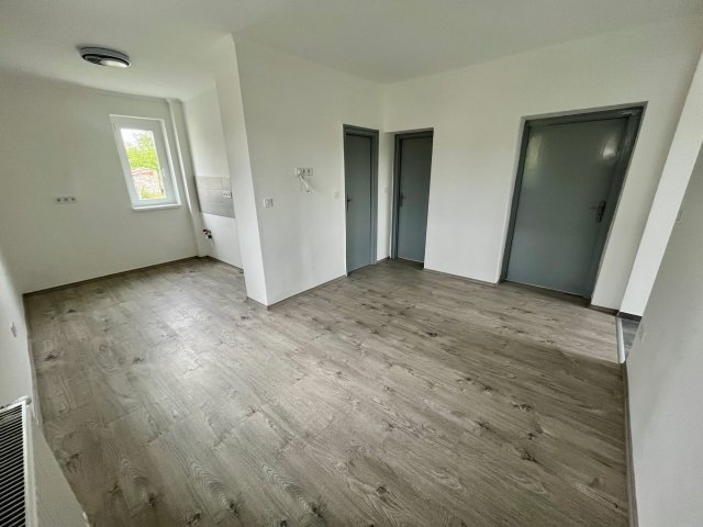 Eladó téglalakás, Móron 49.5 M Ft, 3 szobás