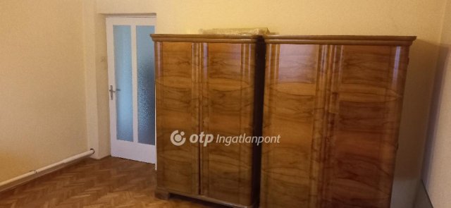 Eladó családi ház, Jászkisérén 12 M Ft, 2 szobás