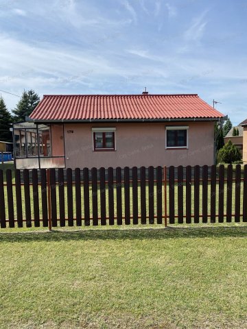 Eladó nyaraló, Balatonmáriafürdőn 52.99 M Ft, 3 szobás