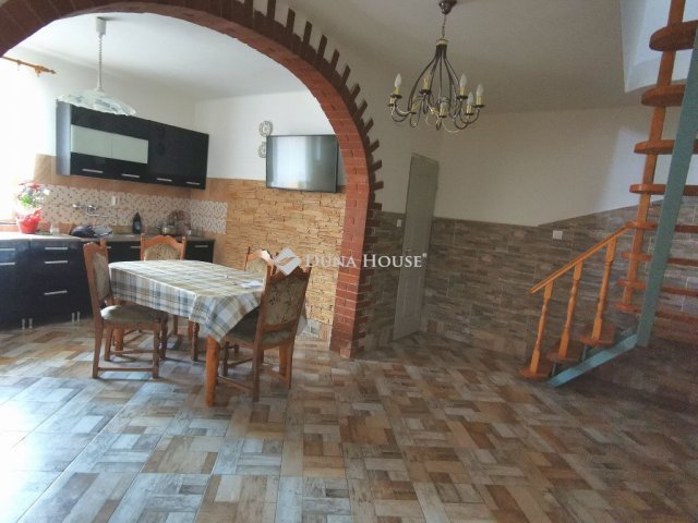 Eladó családi ház, Dorogon 63 M Ft, 4 szobás