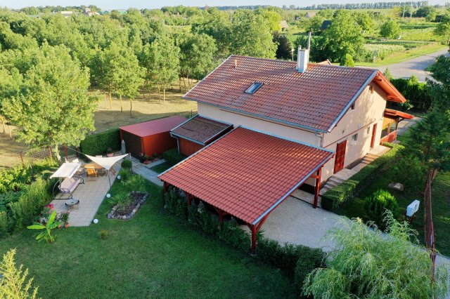 Eladó családi ház, Csárdaszálláson 63.9 M Ft, 3 szobás