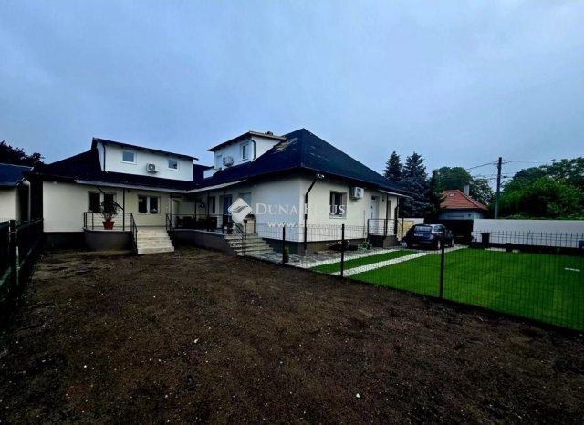 Eladó téglalakás, Vecsésen 80.5 M Ft, 4 szobás