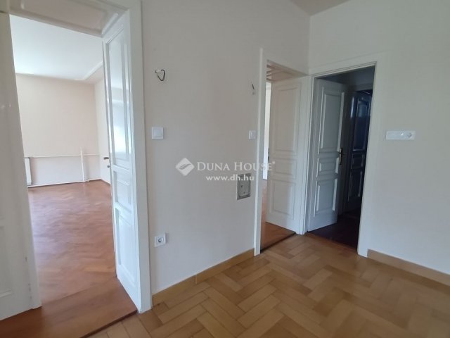Eladó családi ház, Kecskeméten 107.9 M Ft, 3 szobás