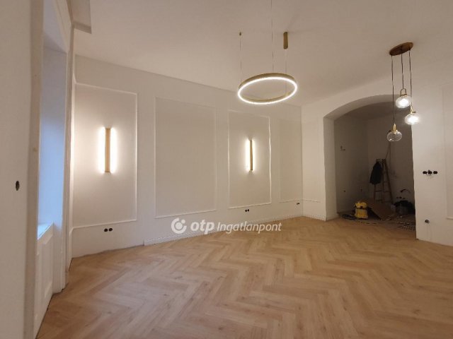 Eladó téglalakás, Budapesten, VI. kerületben 135.9 M Ft