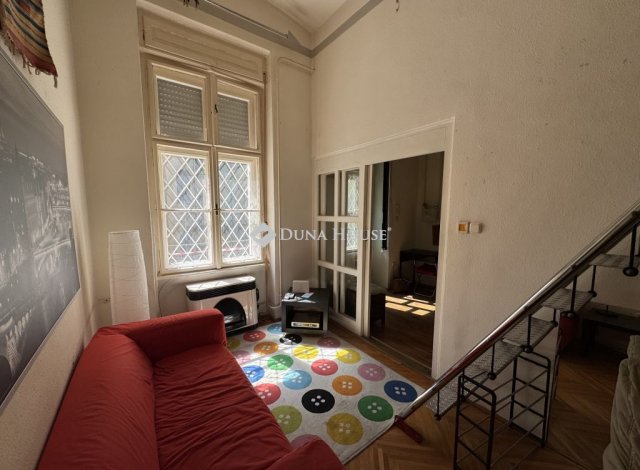 Eladó téglalakás, Budapesten, VI. kerületben 48 M Ft, 1 szobás