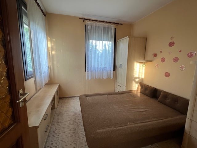 Kiadó családi ház, albérlet, Komlón 150 E Ft / hó, 4 szobás