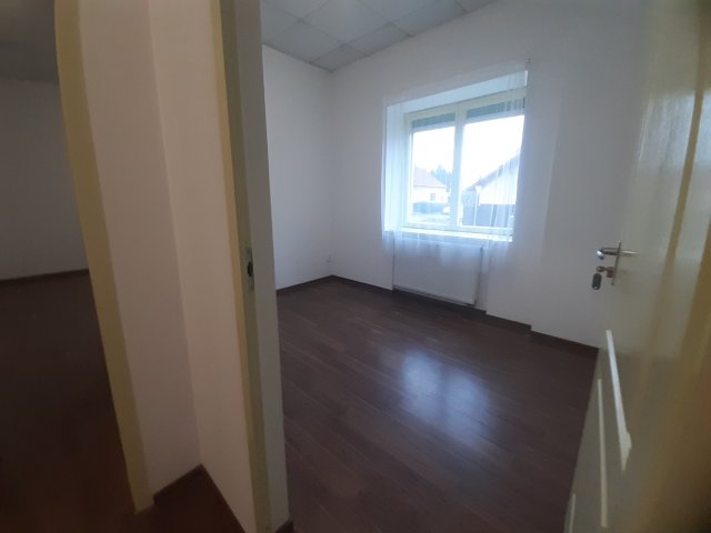 Kiadó téglalakás, albérlet, Tatán 200 E Ft / hó, 4 szobás