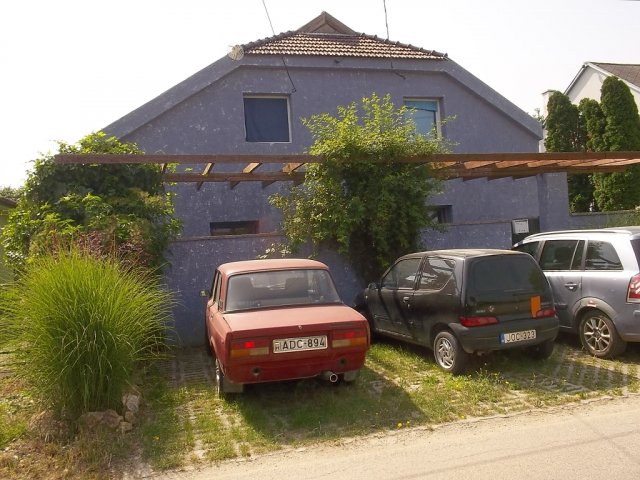 Eladó családi ház, Velencén 80 M Ft, 6 szobás