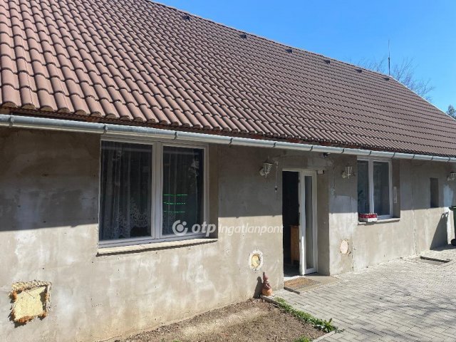 Eladó családi ház, Budapesten, XVI. kerületben 67.5 M Ft
