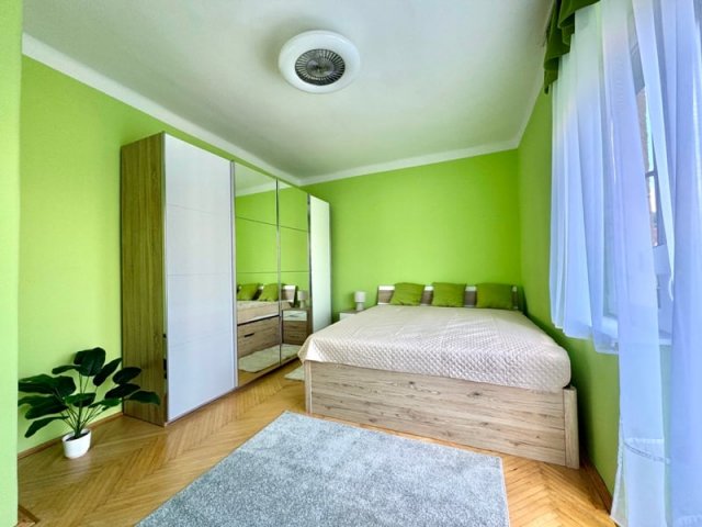 Kiadó téglalakás, albérlet, Pécsett 180 E Ft / hó, 2 szobás