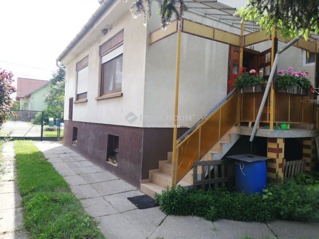 Eladó családi ház, Szigetcsépen 68 M Ft, 5 szobás