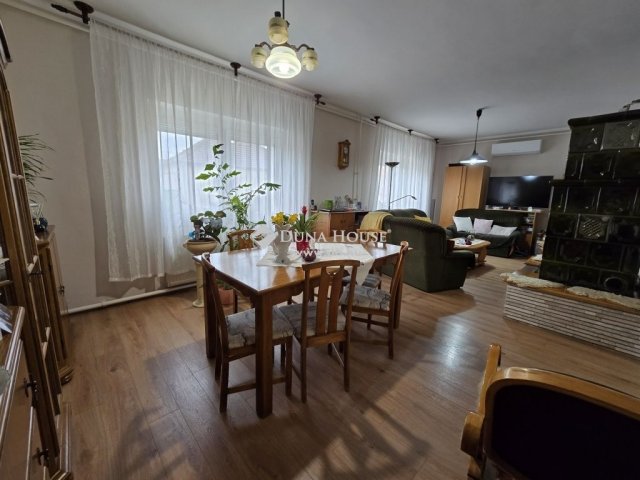 Eladó családi ház, Veszprémben 124 M Ft, 4 szobás
