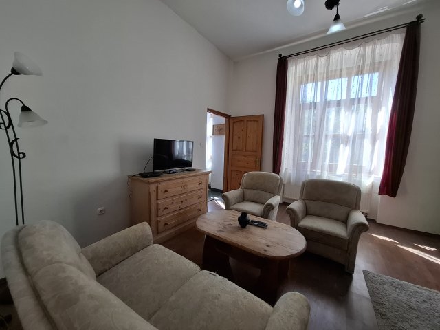 Eladó téglalakás, Pécsett 65 M Ft, 3 szobás