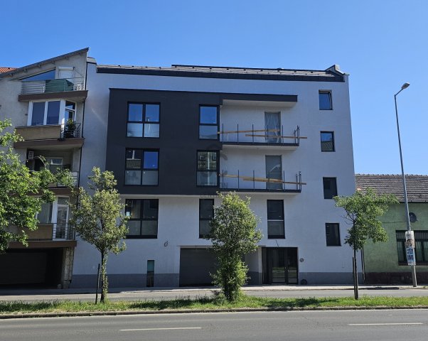 Eladó családi ház, Budapesten, XV. kerületben 800 M Ft
