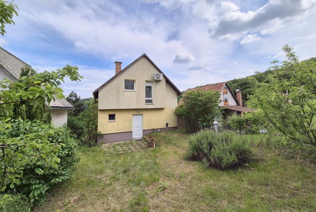 Eladó családi ház, Mogyorósbányán 34.99 M Ft, 2 szobás