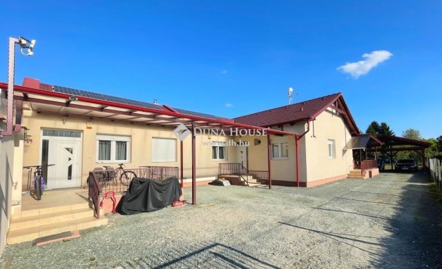 Eladó családi ház, Szombathelyen 145 M Ft, 6 szobás