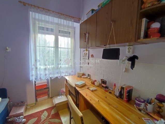 Eladó téglalakás, Kecskeméten 41 M Ft, 3 szobás