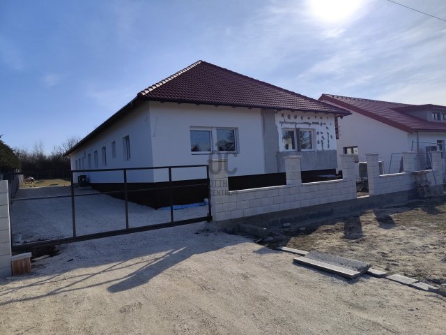 Eladó családi ház, Gárdonyban 98 M Ft, 4 szobás