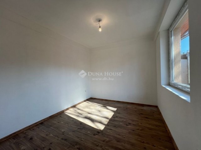 Eladó téglalakás, Budapesten, XIX. kerületben 32.9 M Ft