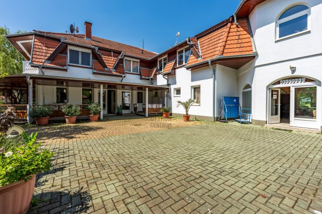 Eladó ipari ingatlan, Pusztaszentlászlón 620 M Ft