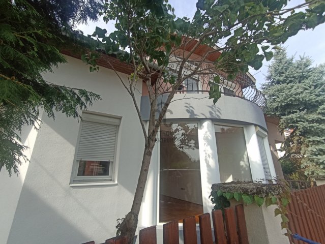 Eladó családi ház, Győrött 115 M Ft, 6 szobás