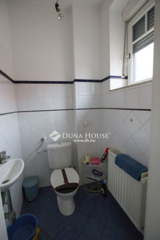 Kiadó családi ház, albérlet, Tatán 808 E Ft / hó, 6 szobás