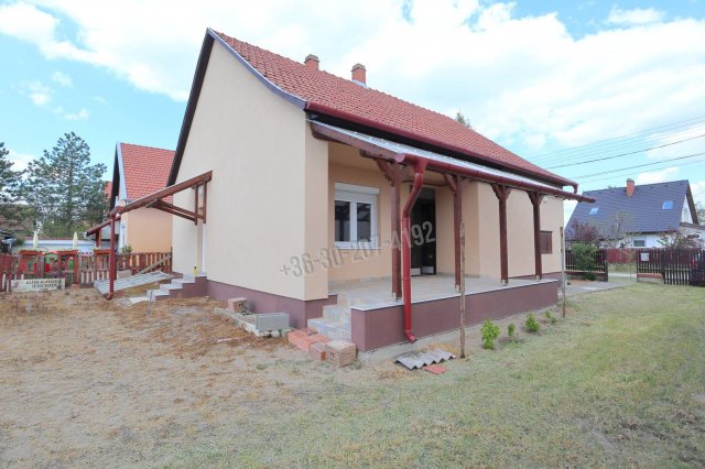 Eladó családi ház, Szatymazon 71.9 M Ft, 2 szobás