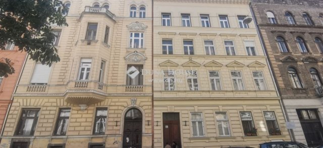 Eladó téglalakás, Budapesten, VI. kerületben 89 M Ft, 3 szobás