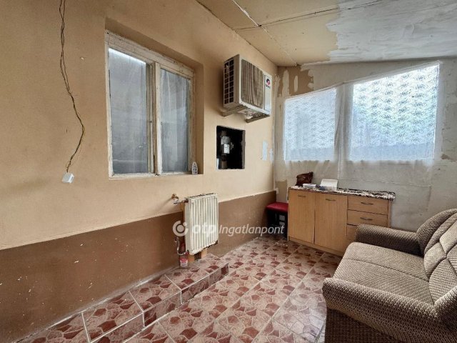 Eladó családi ház, Debrecenben 39 M Ft, 2 szobás