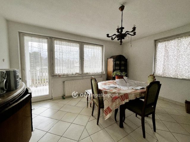 Eladó családi ház, Érden 98.99 M Ft, 7 szobás