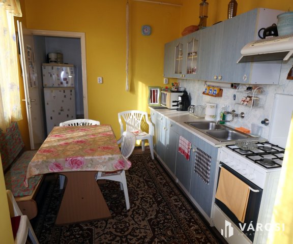 Eladó családi ház, Orosházán 23.2 M Ft, 3 szobás
